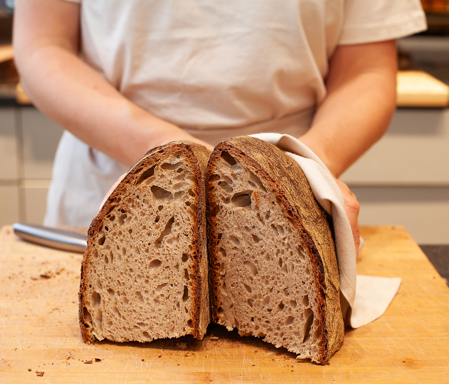Bio-Brot aus reinem Sauerteig