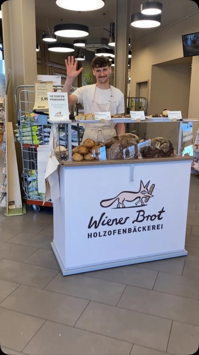 SIE DÜRFEN PROBIEREN ☺️

Unter diesem Motto verkosten wir gerade in einigen Berlinern @biocompanyofficial Filialen unser Brot und Brötchen. 
Habt Ihr schon probiert?

#verkostungen #wienerbrot #biocompany